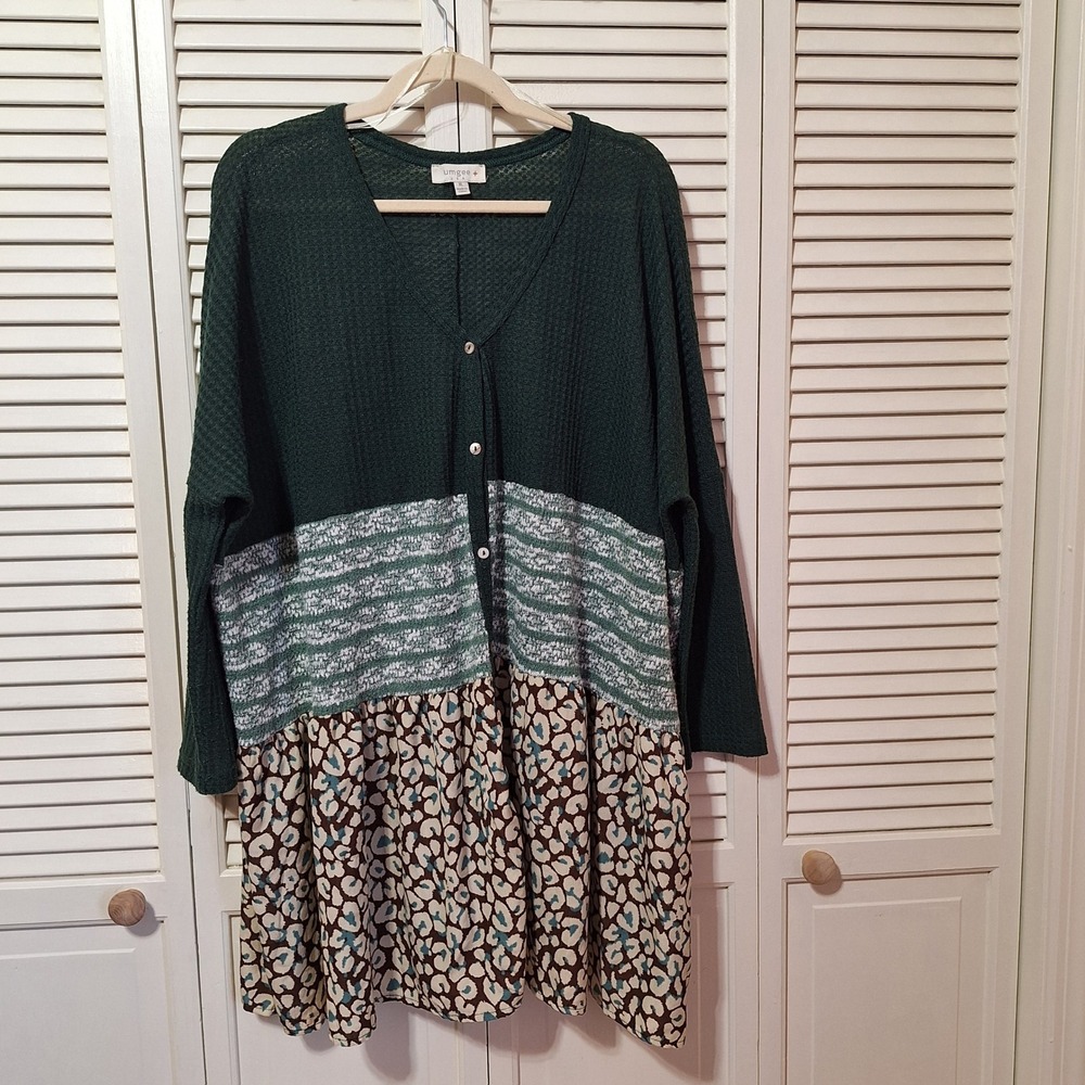 Umgee Womens XL Forest Green Mixed Media Waffle Knit Leopard Print Top Relaxed